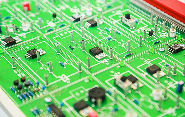 为什么SOP8语音芯片的封装工艺更受到各大厂商的欢迎？